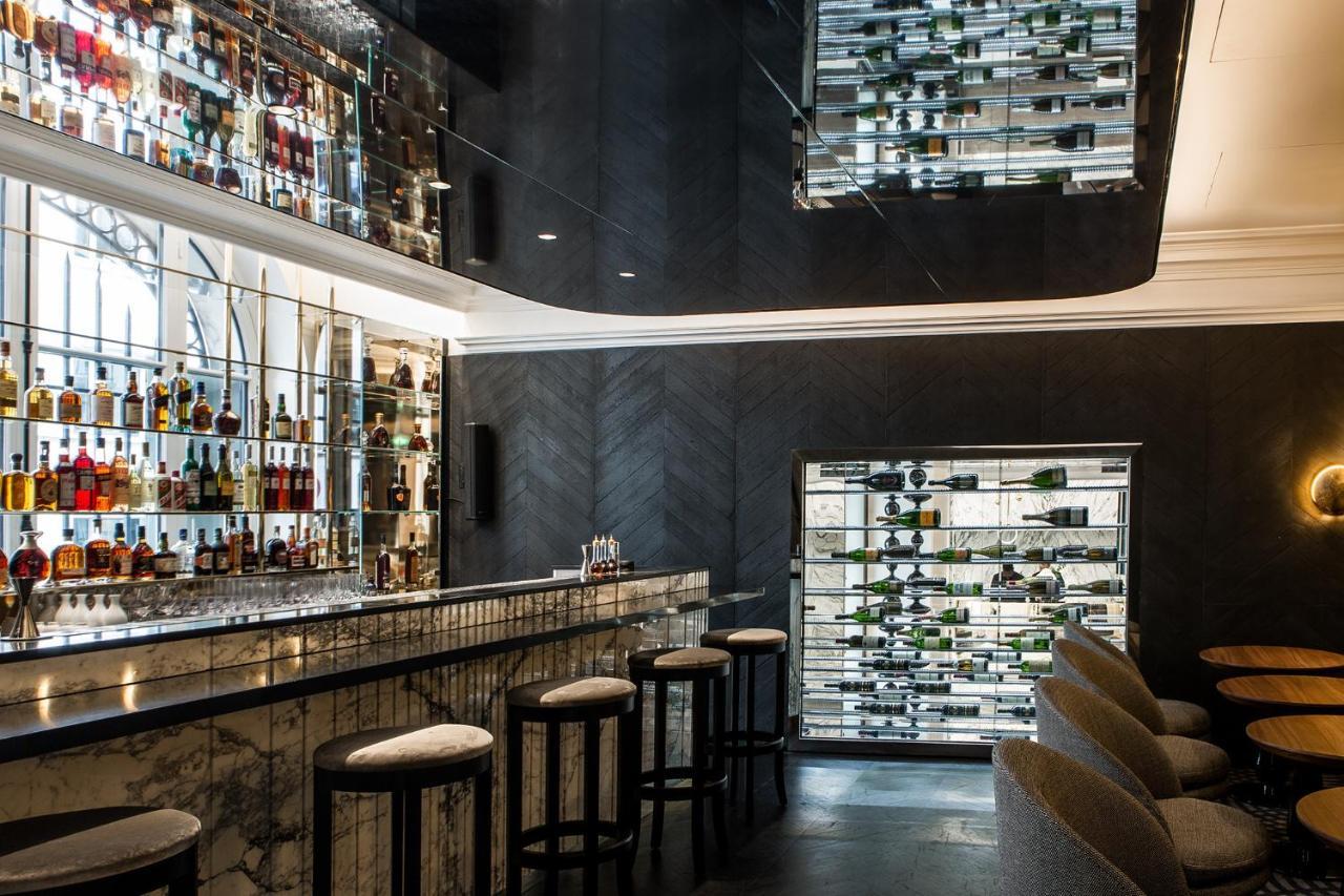 La Clef Champs-Elysees Paris By The Crest Collection Zewnętrze zdjęcie The bar at the London Edition